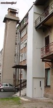 Zunanje hisno invalidsko dvigalo v vecstanovanjskem objektu Zunanje hisno invalidsko dvigalo v vecstanovanjskem objektu