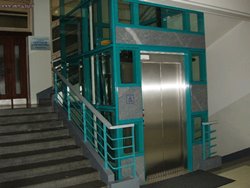 Panoramsko dvigalo znotraj stopnisca s centralnim cilindrom-3 Panoramsko dvigalo znotraj stopnisca s centralnim cilindrom-3