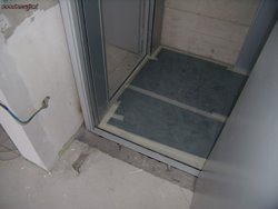 Posebno hisno osebno dvigalo v ze obstojecem voznem jasku Posebno hisno osebno dvigalo v ze obstojecem voznem jasku